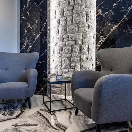 Designer's Penthouse, View! + Car Offer Apartment