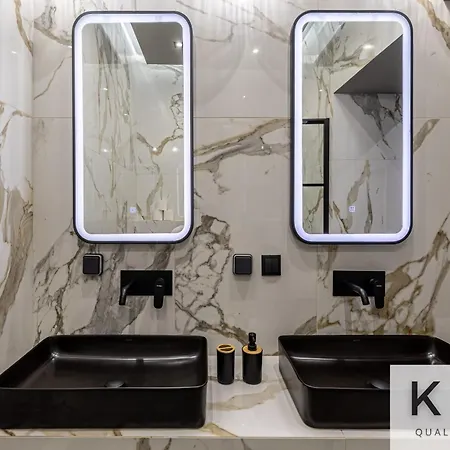Designer's Penthouse, View! + Car Offer شقة *