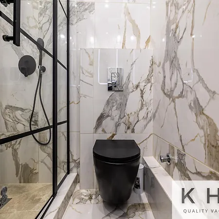 Designer's Penthouse, View! + Car Offer شقة