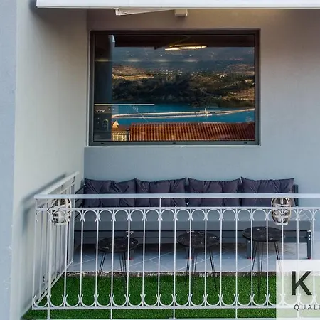 Designer's Penthouse, View! + Car Offer