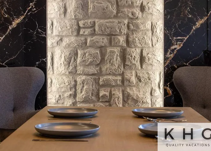 Designer's Penthouse, View! + Car Offer *