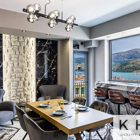 Designer's Penthouse, View! + Car Offer